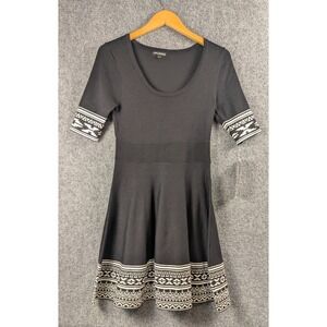 Nina Leonard Ribbed Fit & Flare Sweater Dress Floral Short Sleeve Size Small NWT